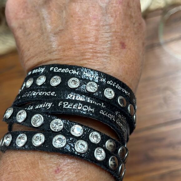 Humanity leather bracelet    - Picture 3 of 3